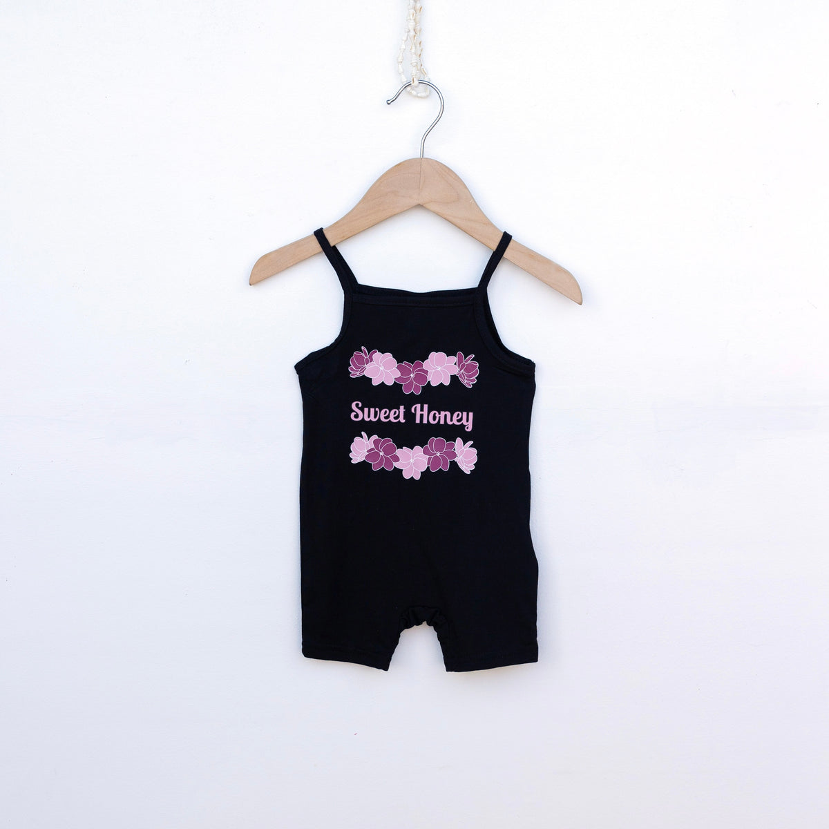 Sweet honey lei black cami